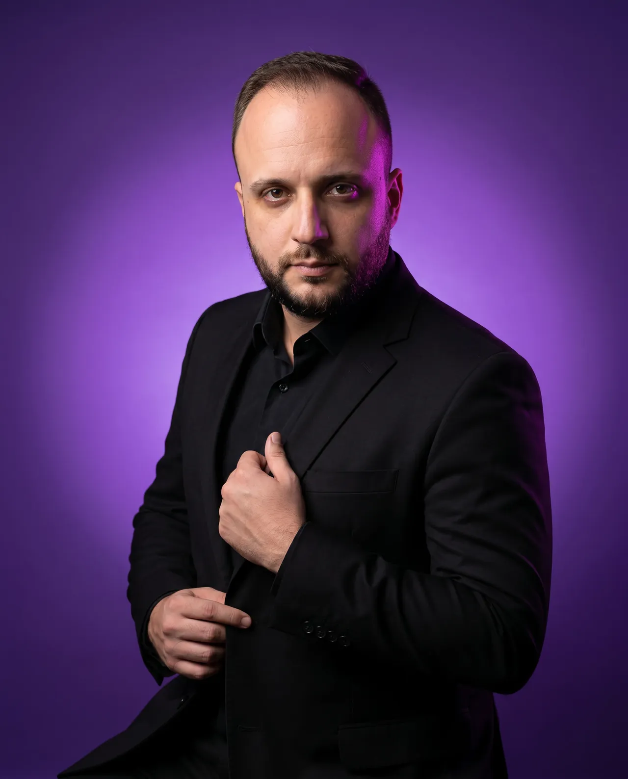 Sua foto de autoridade (retrato editorial)